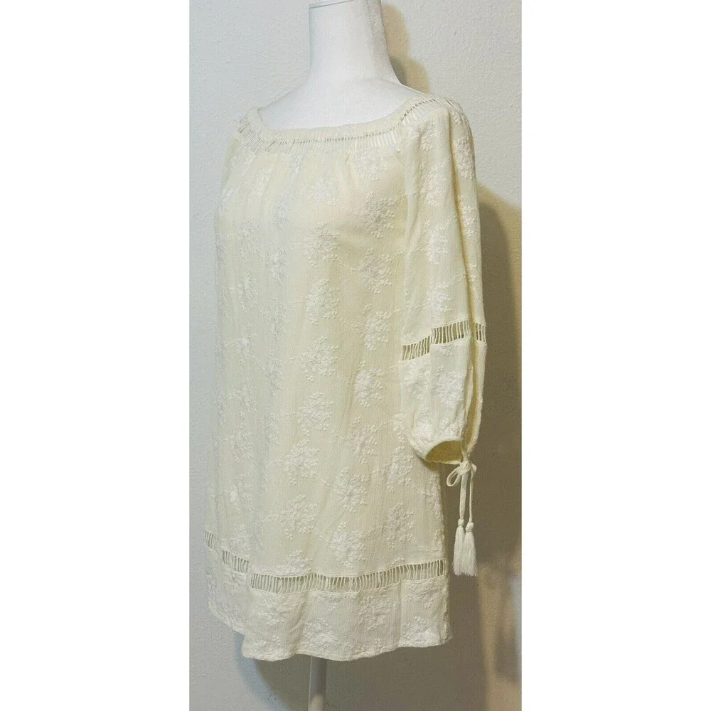 ASTR The Label Women Size XS Embroidered Floral Lined Mini Dress Boho